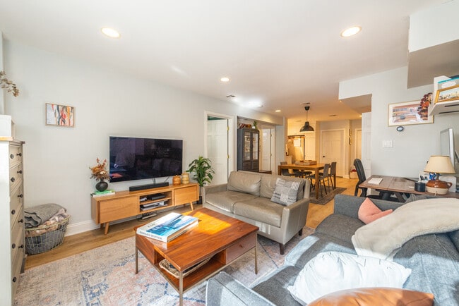 Building Photo - 67 Bright St Unit 1