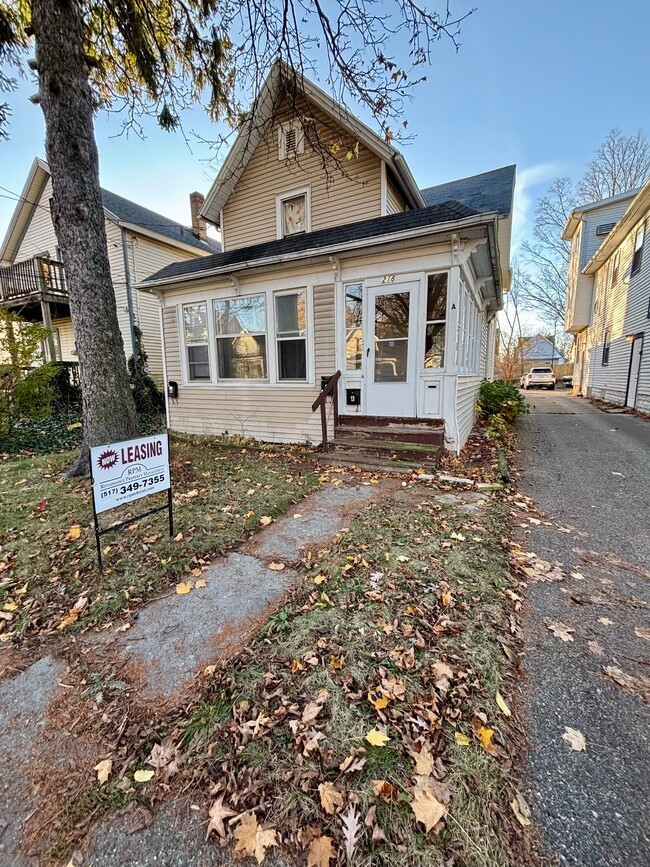 Building Photo - 218 Bingham St Unit A