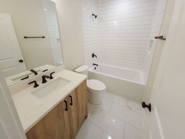 Photo - 4855 N Seeley Ave Unit 1