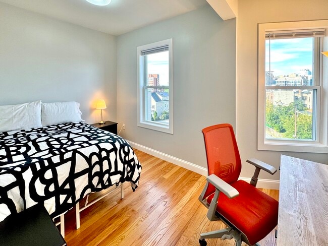 Photo - 190 Hillside St Unit 2