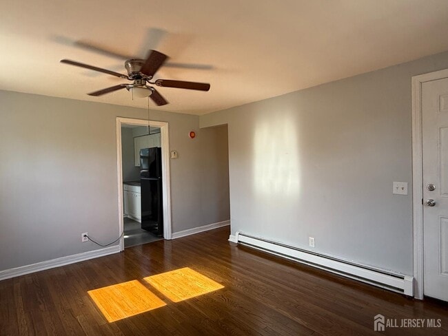 Photo - 824 2nd St