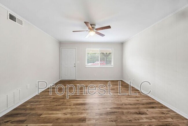 Photo - 2016 N Gregg Ave