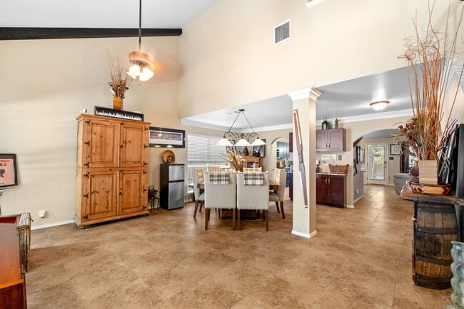 Photo - 12211 Hart Crest