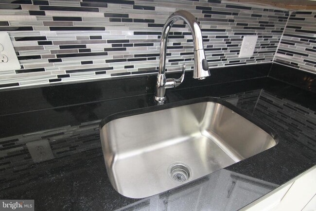 Photo - 9008 Sandalwood Dr