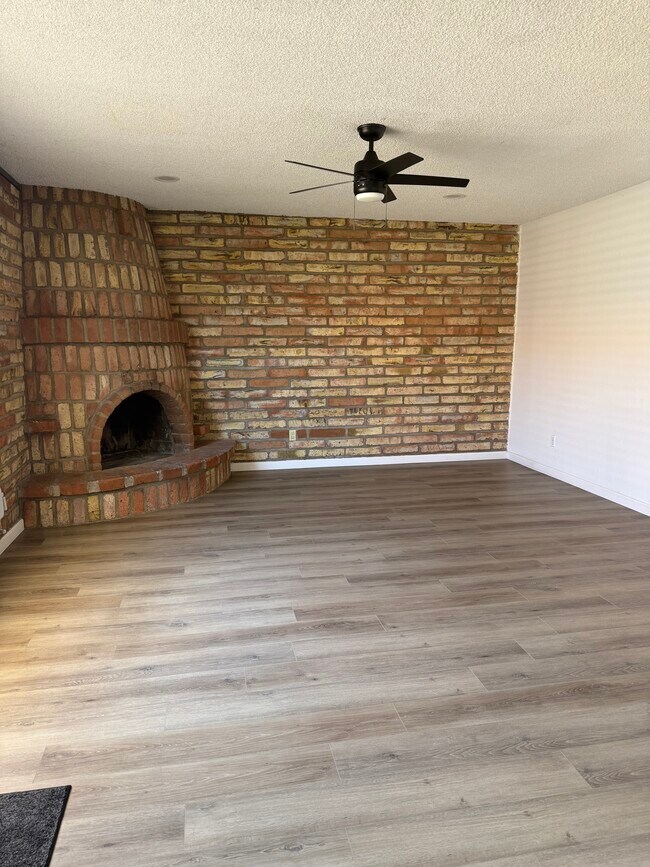 Photo - 3052 N Cherry Ave