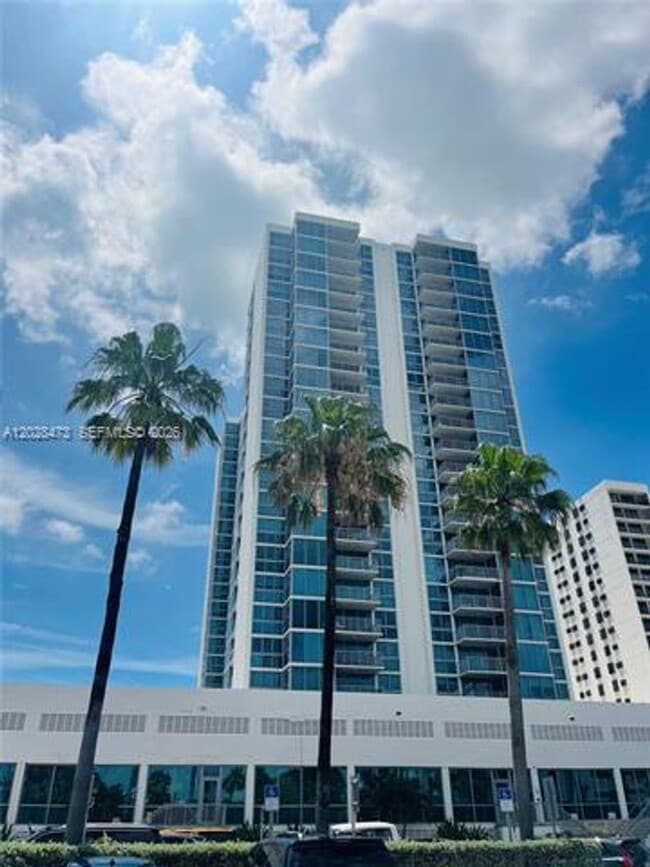 Photo - 2655 Collins Ave