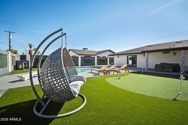 8314 E Mariposa Dr