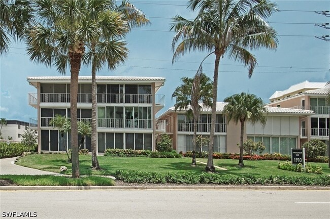 Building Photo - 1910 Gulf Shore Blvd N Unit 102