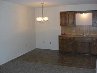 Broad-Lo Apts