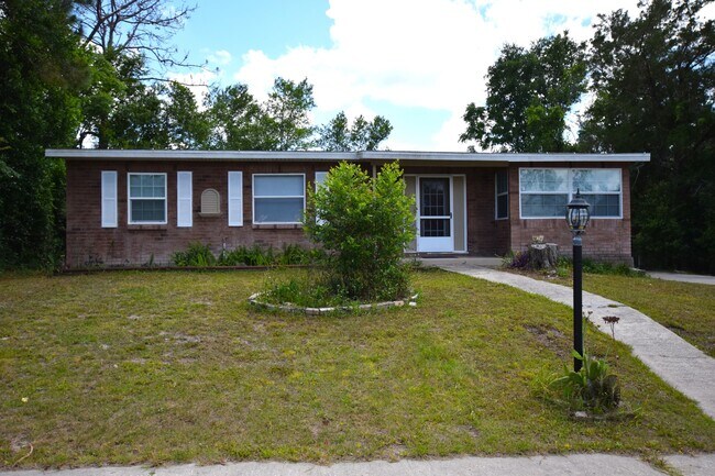 Building Photo - 3/1 Bath with Bonus Room 974sqft