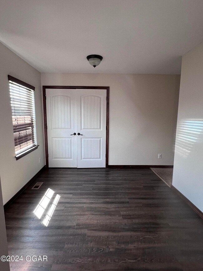 2531 S Willard Ave Apartment Joplin, MO