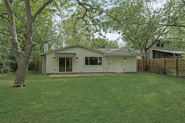 Photo - 404 Arbor Ln