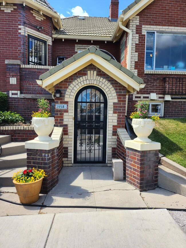 Lower flat in historic Northwest Denver - Lower flat in historic Northwest Denver House