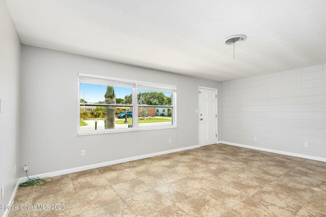 Photo - 250 Carib Dr