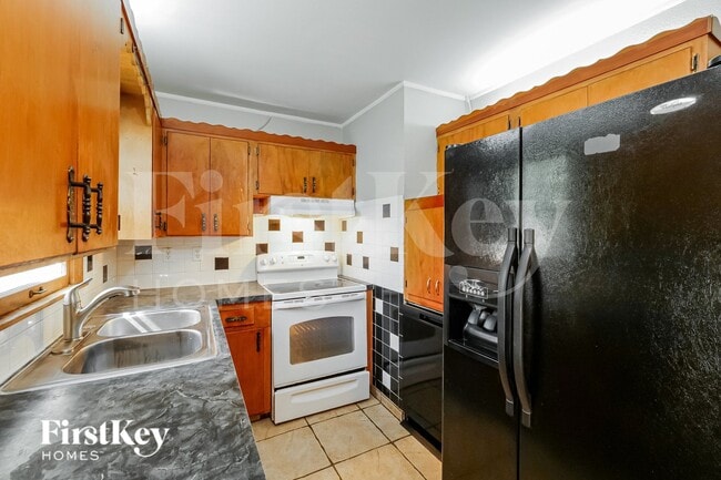 Photo - 8305 E 85th Terrace