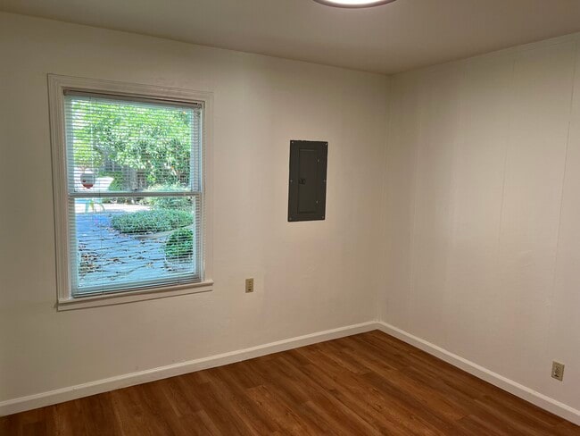 Sala de estar - 4035 V St