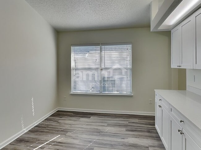 Photo - 145 Johns Glen Dr