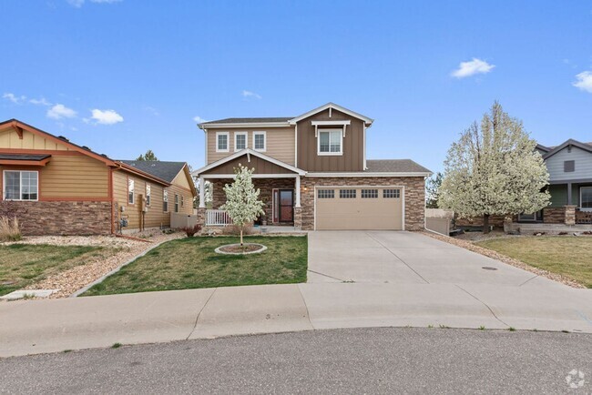 Building Photo - Spacious 4 Bedroom Home with Finished Base...