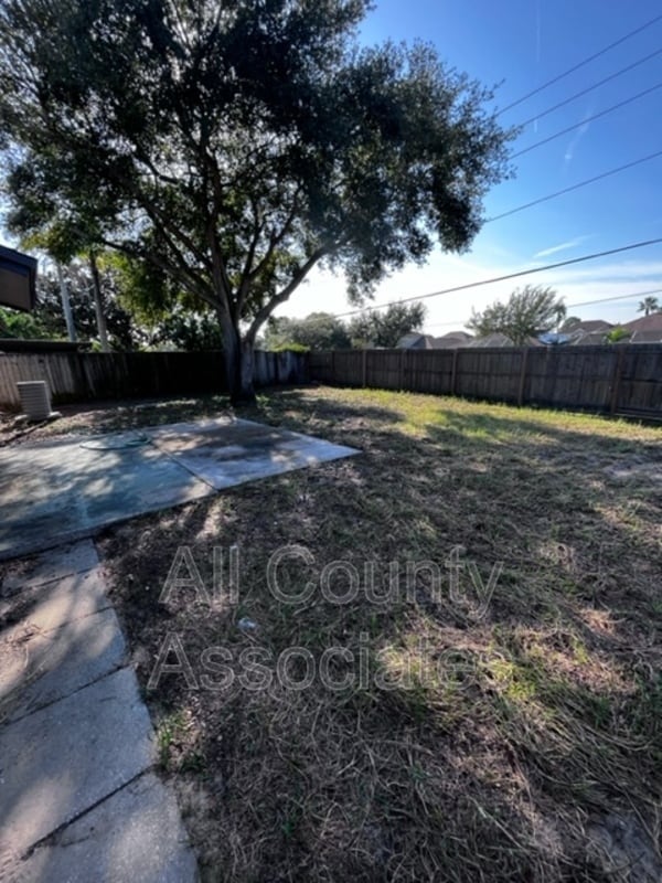 Photo - 1011 Idlebriar Way