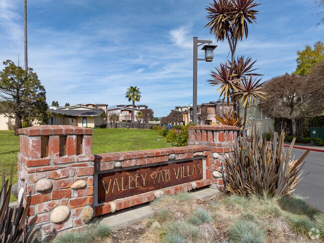 Property Sign - Valley Oak Villas