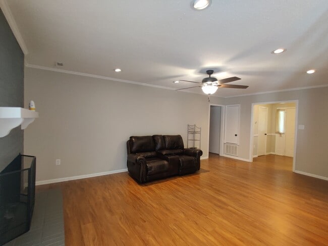 Photo - 7236 Walnut Wood Dr