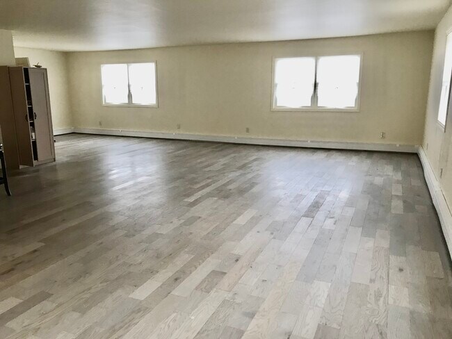 Photo - 7 Summerset Dr Unit Loft