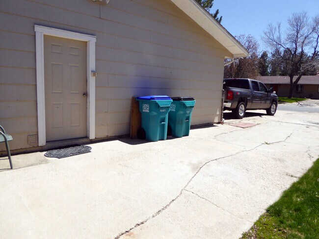Photo - 2138 Primrose Dr Apartments Unit 1