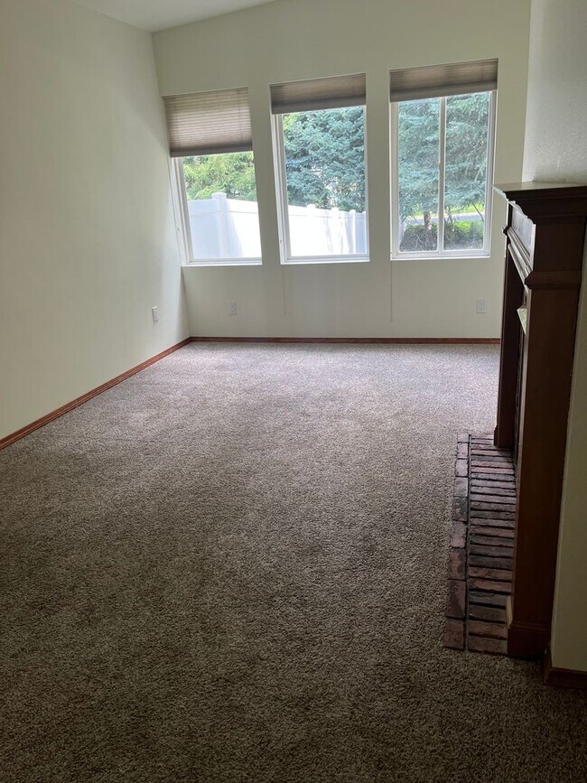 17704 N Hilltop Rd Unit #2