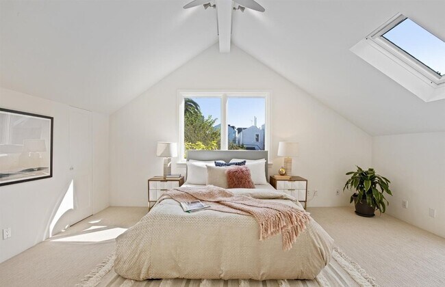 Photo - 2548 Pine St