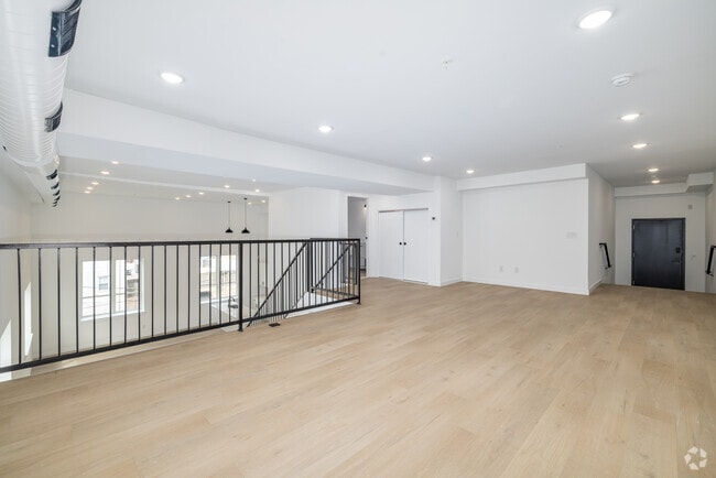 2BR, 2BA - 1,215SF - Lofted Second Bedroom