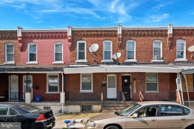Building Photo - 5427 Delancey St Rental