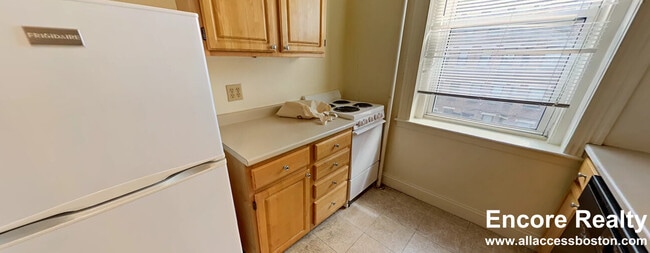 Photo - 16 Queensberry St Unit 12