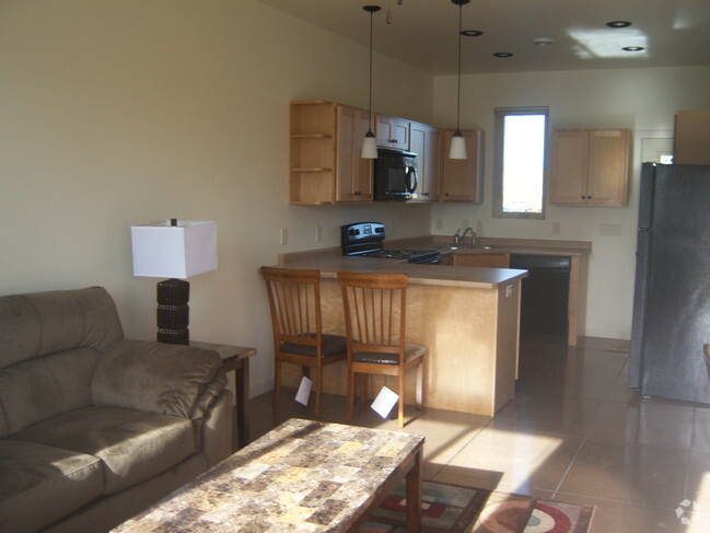 open main floor - 2320 Peters Dr Rental