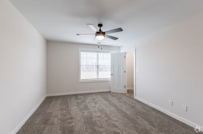 Photo - 102 B Aviator Cir