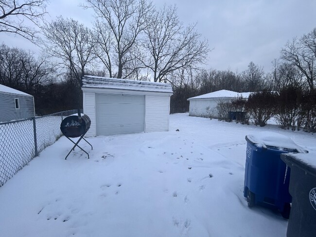 Photo - 4655 E 175th St