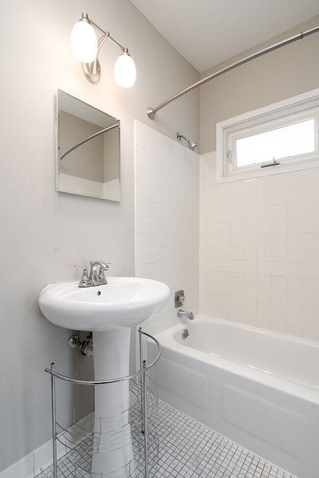 Photo - 225/227/233 Oak Grove St – Oak Grove Downtown