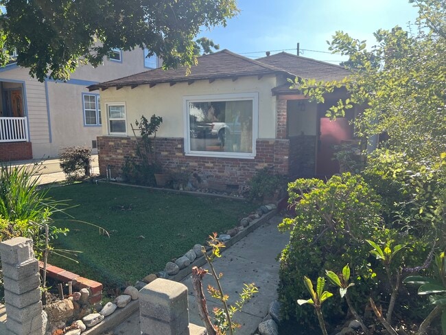 Building Photo - 3529 Palm Ave