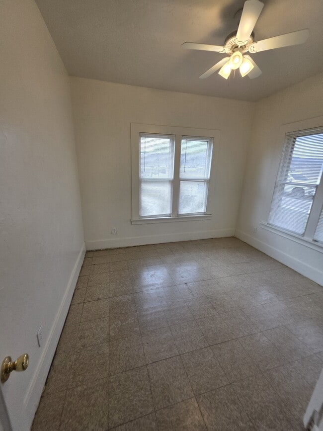 Photo - 152 N Coulson St