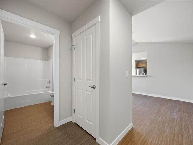 6005F Chapel Hill Blvd Unit F201