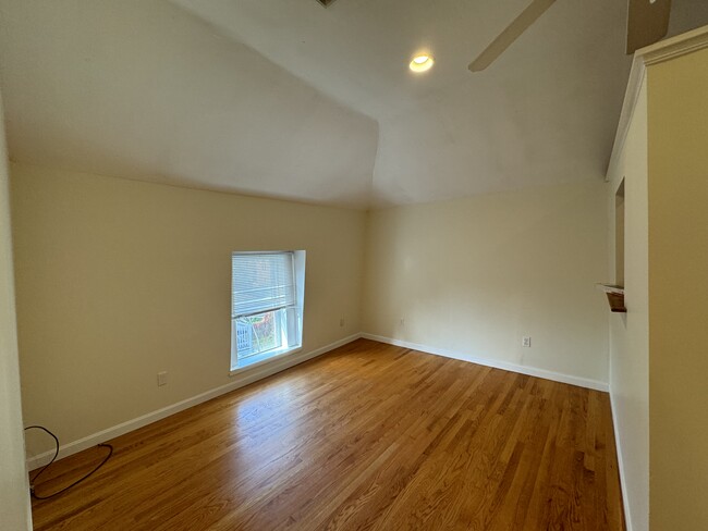 Photo - 24 Henderson St Unidad #3