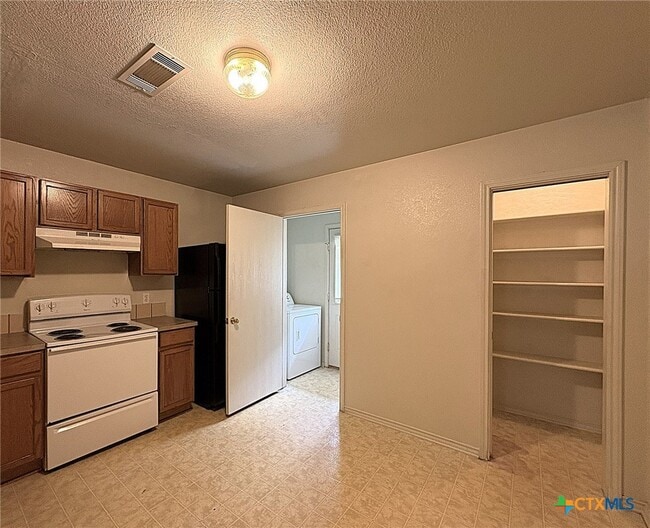 Photo - 152 Ryan Cir Unit B