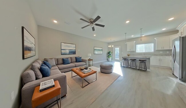 806 Kenneth Dr