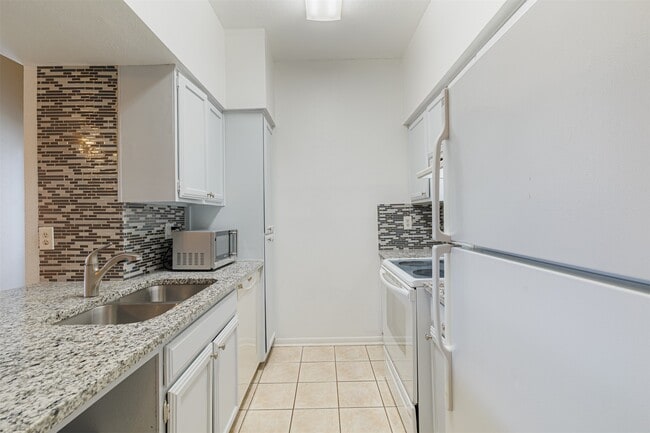 Photo - 726 Bering Dr Unidad L