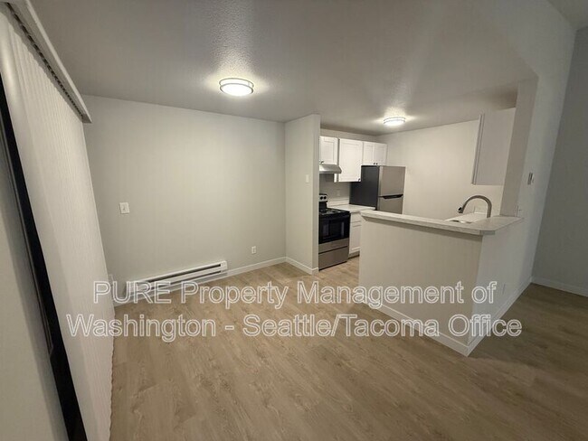 Photo - 6601 S 8th St