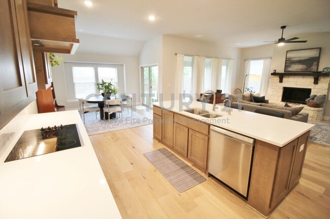 Photo - Stunning 3/3/2 Home with Modern Features in Waxahachie for Rent!