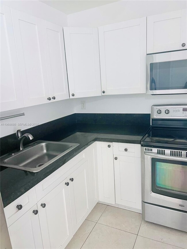 Building Photo - 271 Bonnie Blvd Unit 126