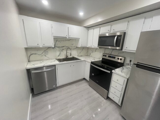 Photo - 336 Golfview Rd Unit 309