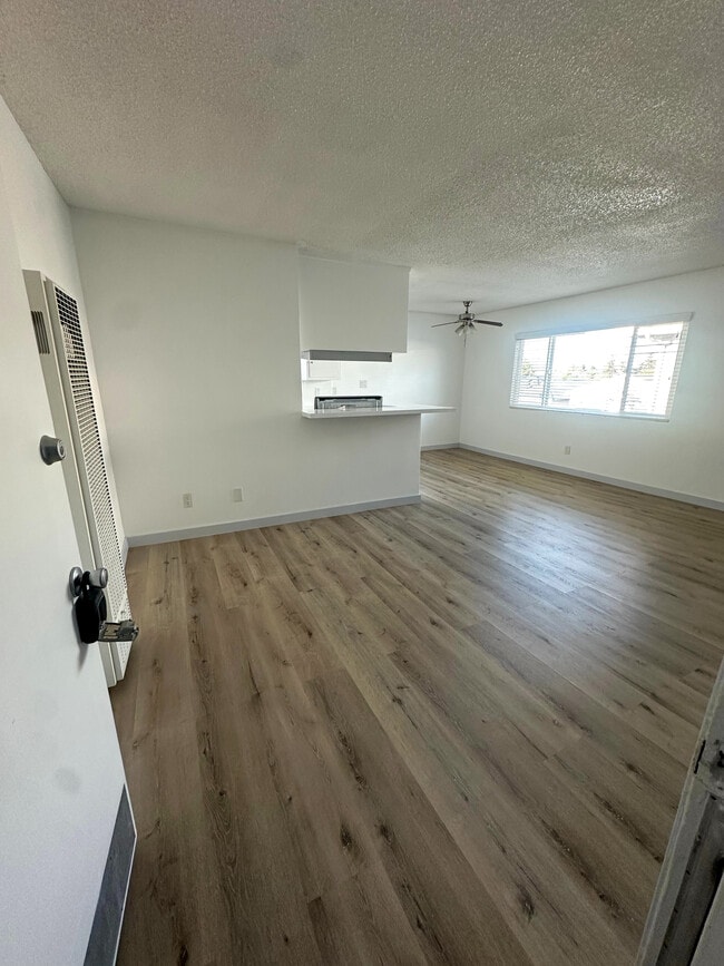 Living Room - 3
