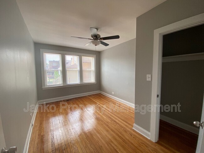 Photo - 1351 W 90th St Unidad 1
