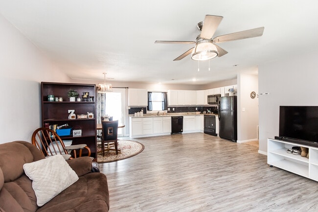 Photo - 1314 W 9th St